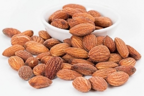 Eat Almonds to Stay Healthy